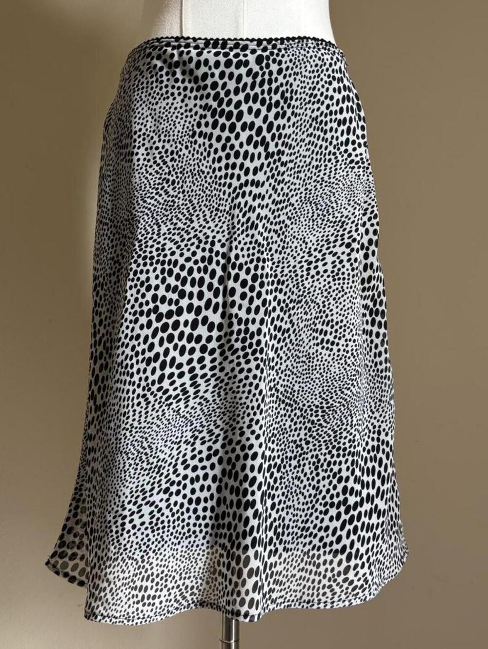 black white abstract print midi skirt, chic workwear capsule wardrobe polka dots